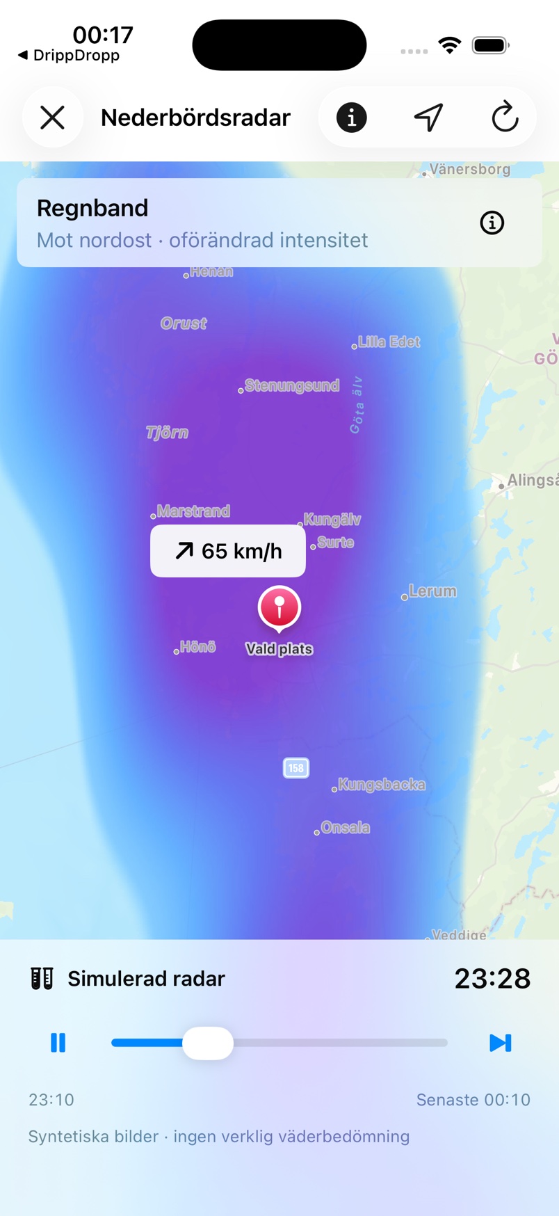 Simulerad radarkarta över Göteborg med ett regnband mot nordost och en riktningspil märkt 65 km/h.